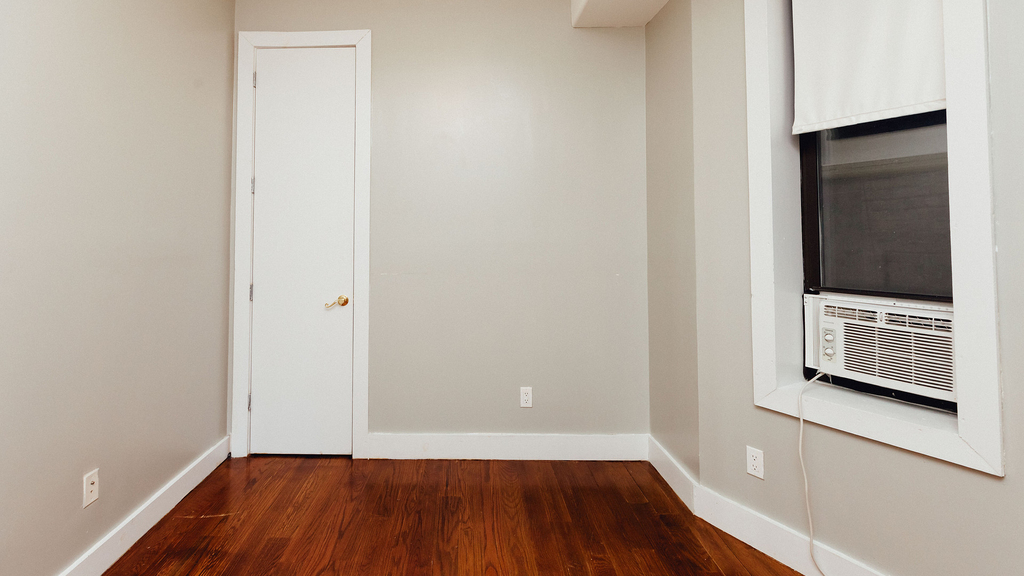 75 Jefferson St  - Photo 10