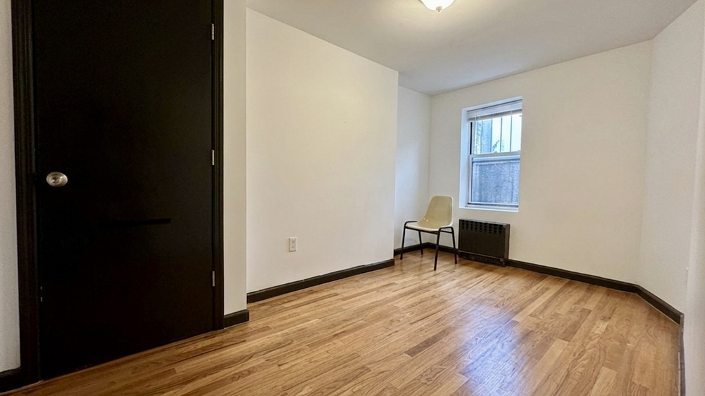 444 Lafayette Ave - Photo 4