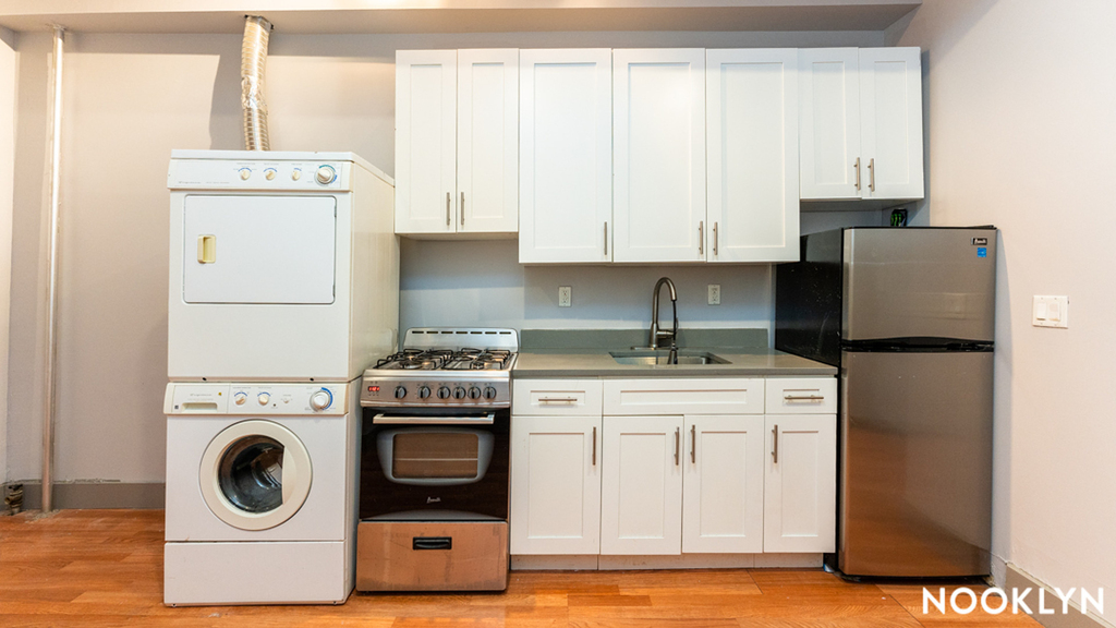 69 Cedar St  - Photo 3