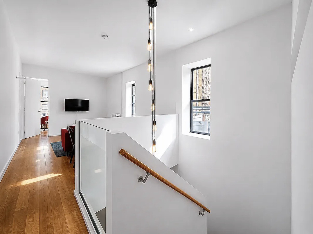 Brooklyn Avenue - Photo 11
