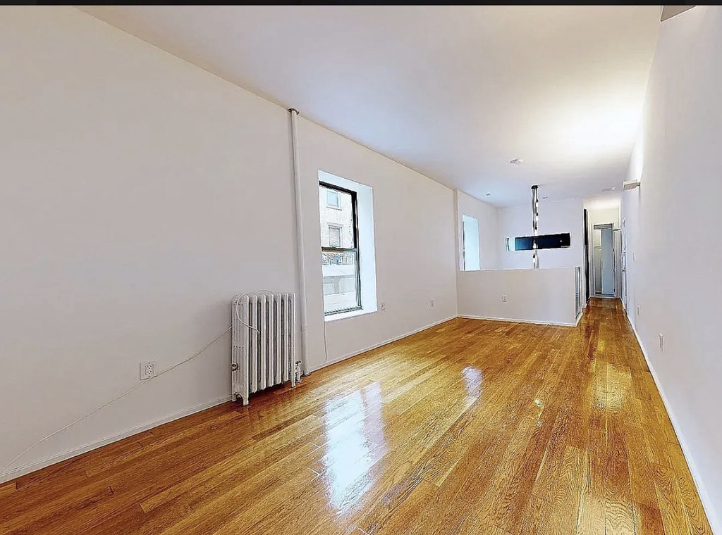 Brooklyn Avenue - Photo 4