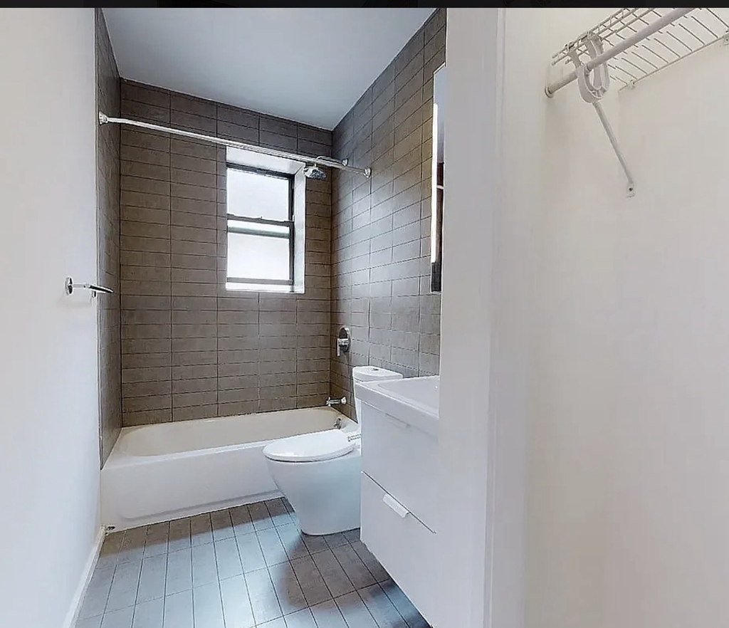 Brooklyn Avenue - Photo 7