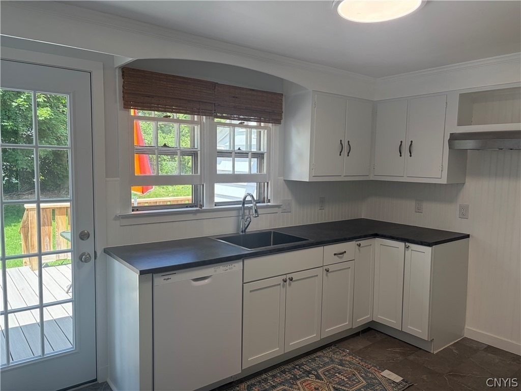 240 Ferncliff Avenue - Photo 1