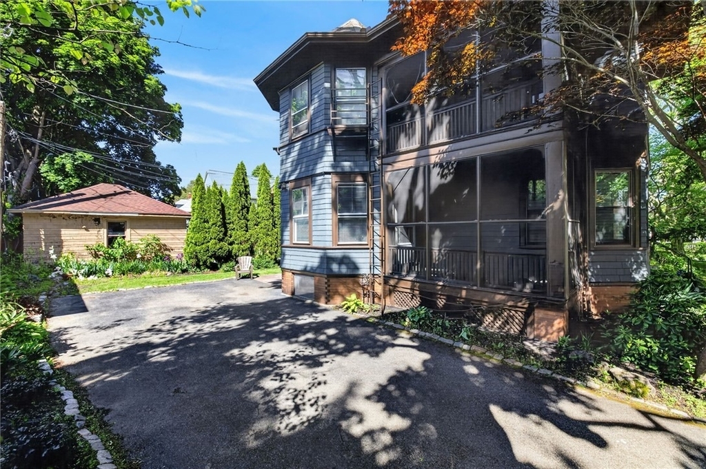 420 Harvard Street - Photo 3