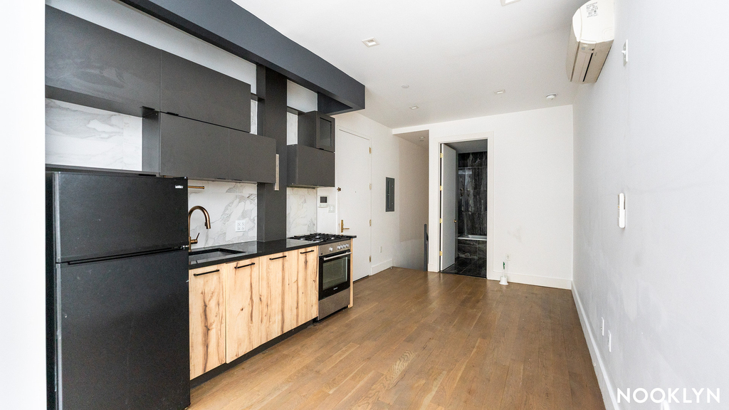 709 Sterling Pl  - Photo 1