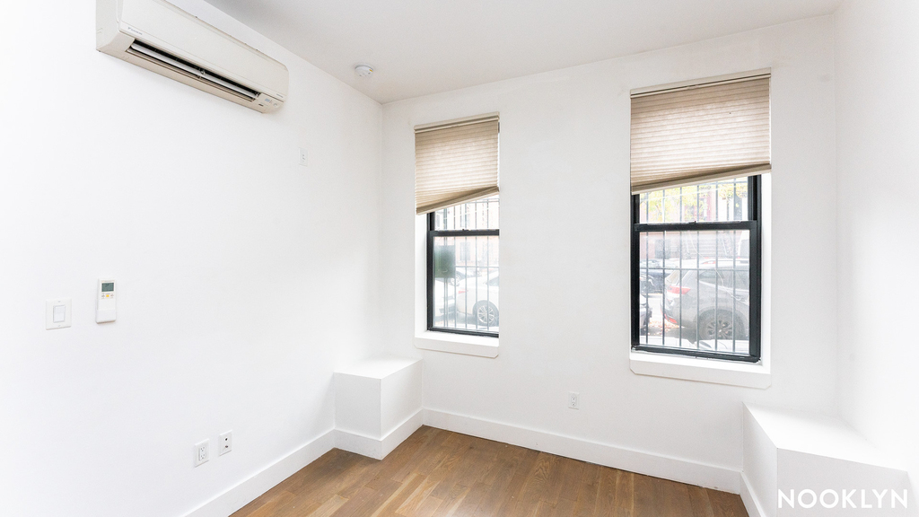 709 Sterling Pl  - Photo 5