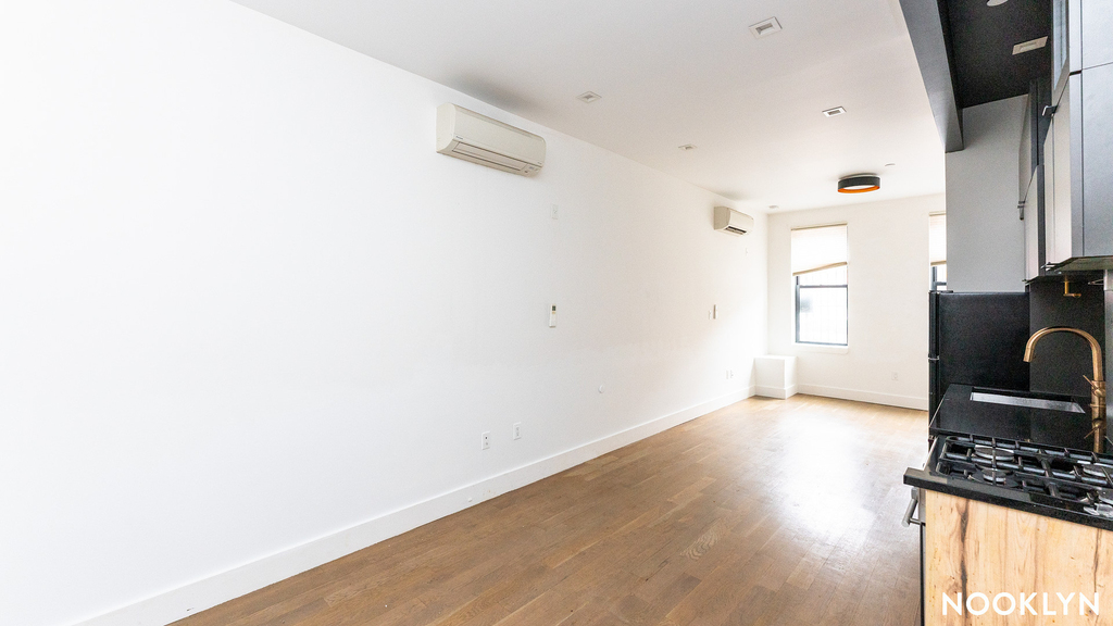 709 Sterling Pl  - Photo 3