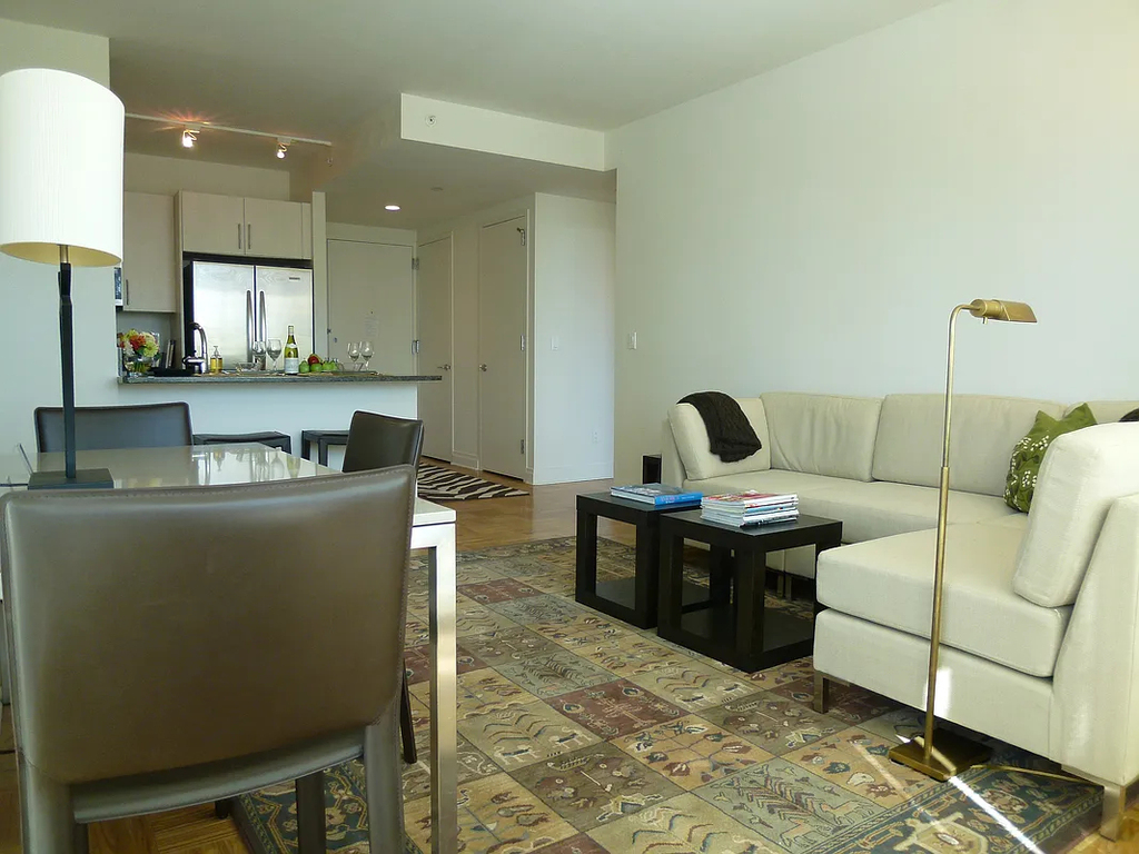 Lexington Avenue / 97th Street - Photo 2