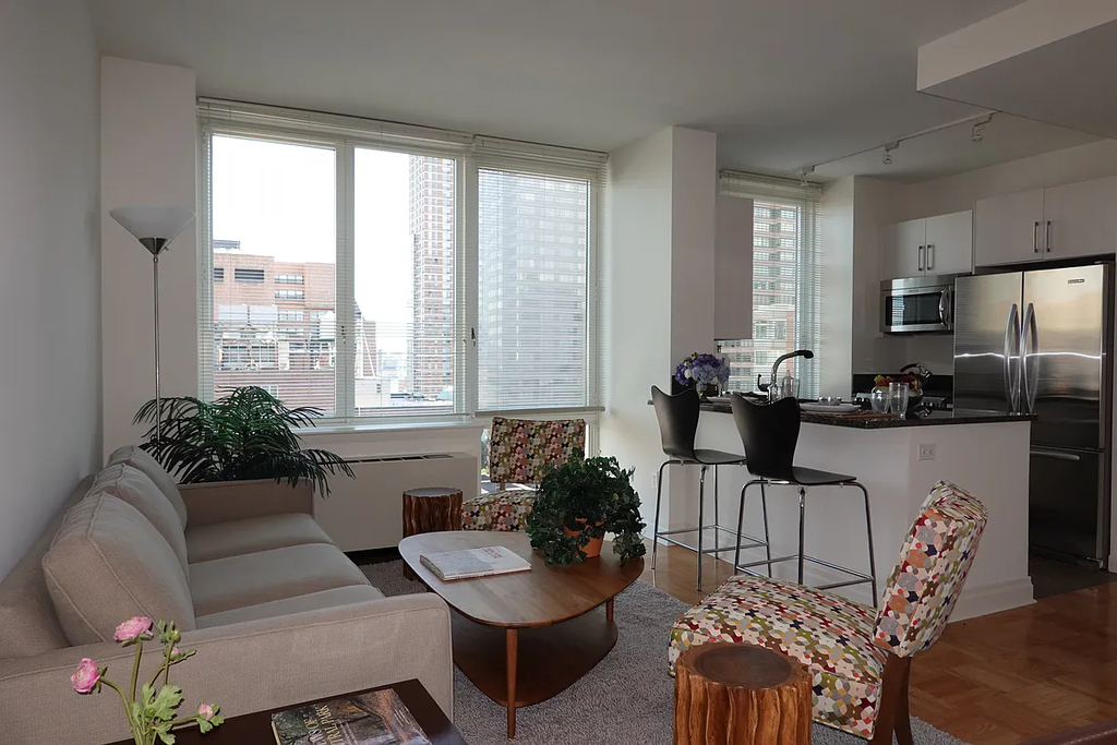 Lexington Avenue / 97th Street - Photo 0