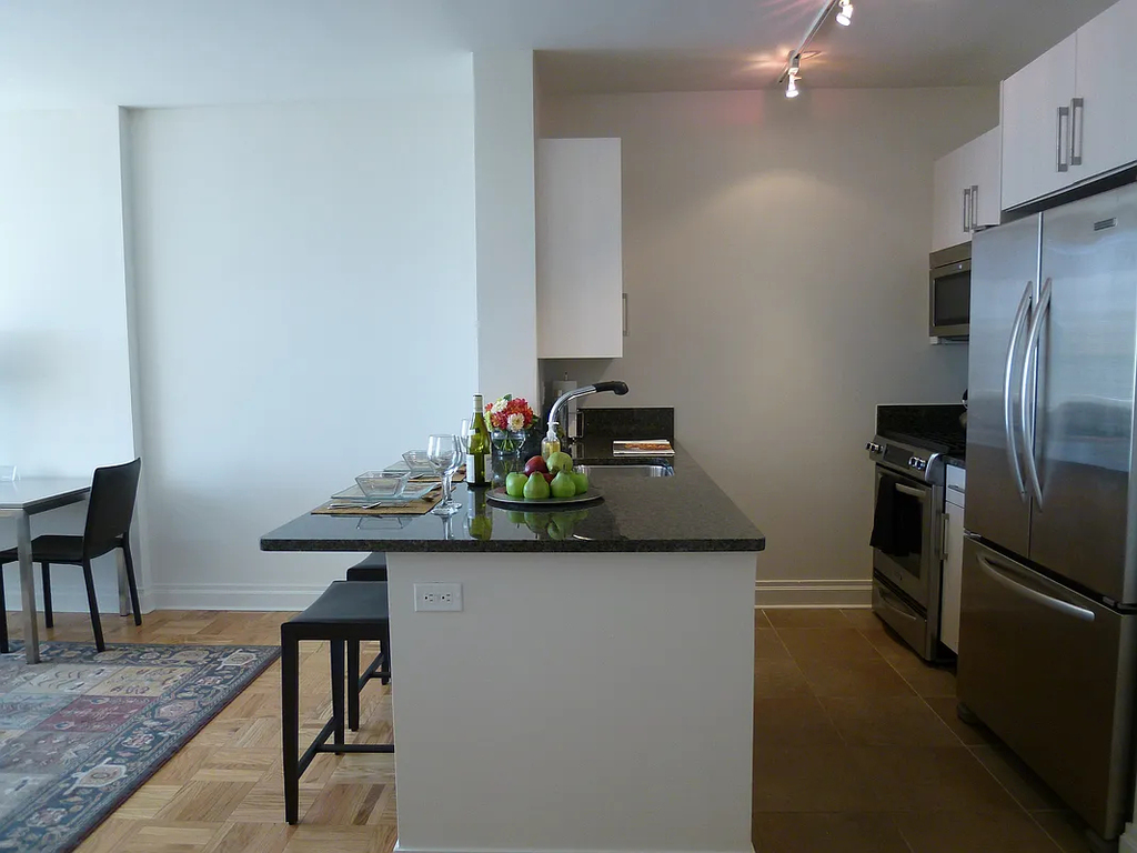 Lexington Avenue / 97th Street - Photo 4