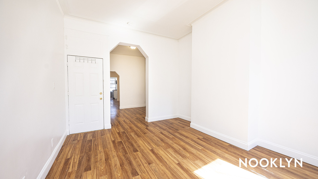 293 Wyckoff Ave - Photo 3