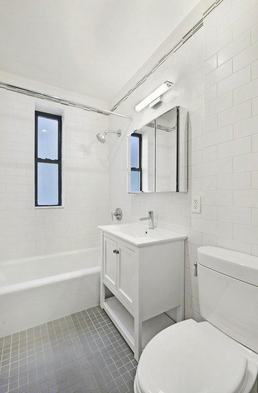 East 70th Street - Photo 7