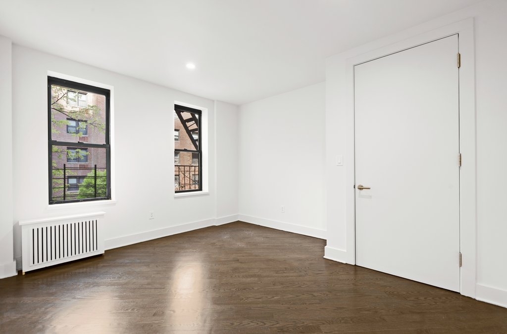 East 70th Street - Photo 4