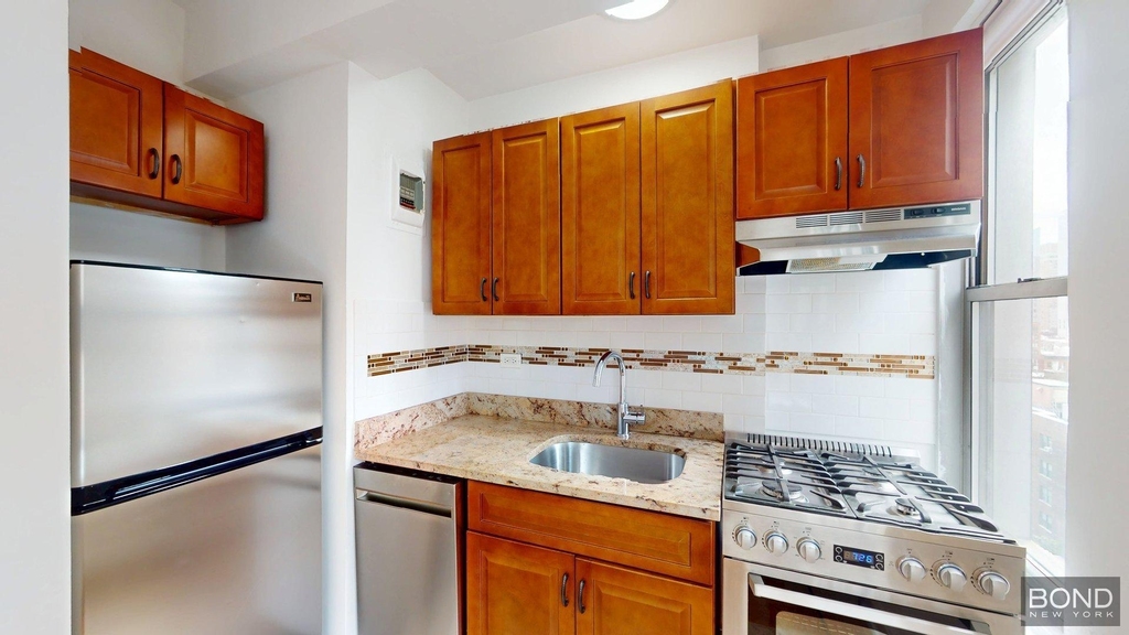 East 38th Street - Photo 1