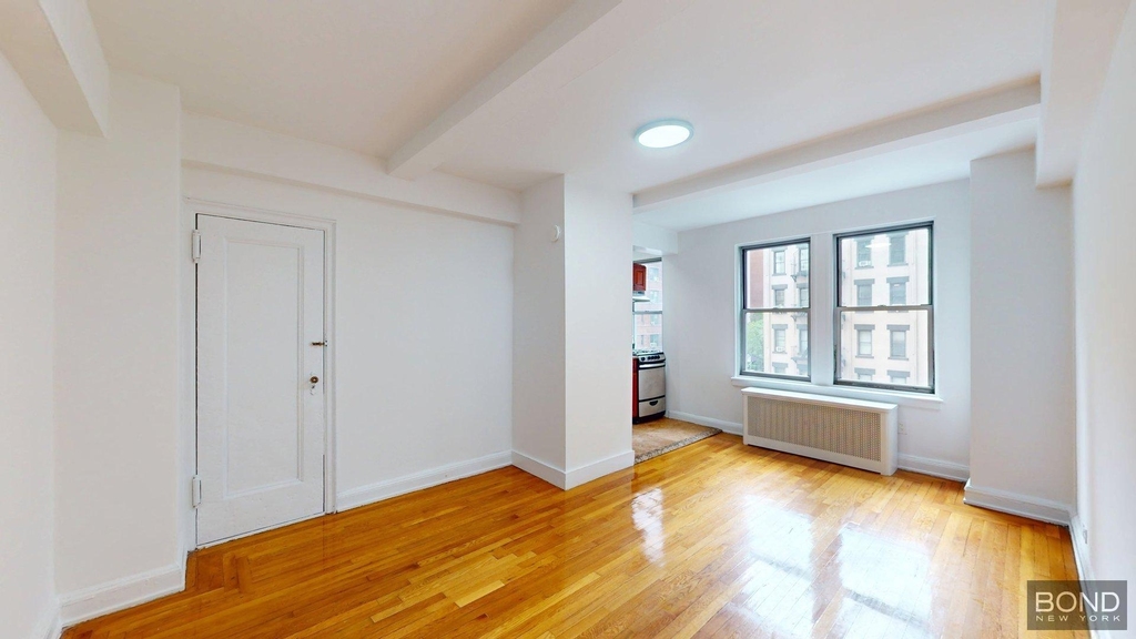 East 38th Street - Photo 0