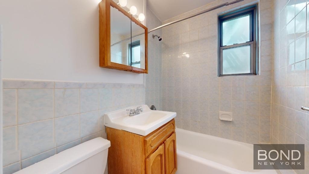 East 38th Street - Photo 8