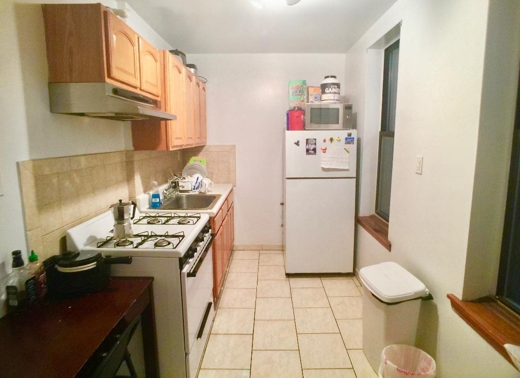 10 Adrian Avenue - Photo 3