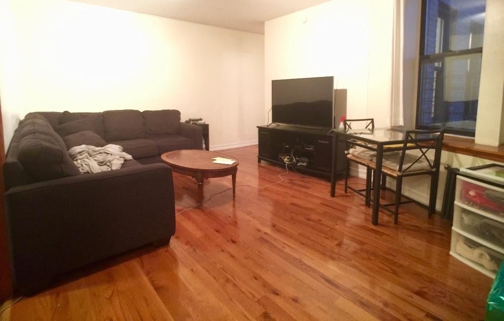 10 Adrian Avenue - Photo 0