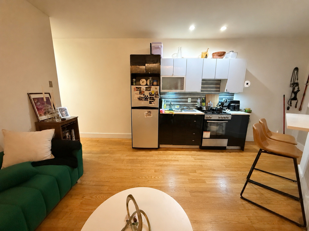 254 Schenectady Avenue - Photo 5