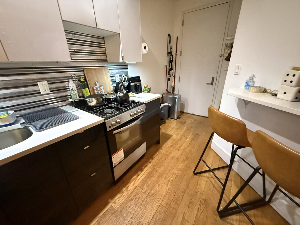 254 Schenectady Avenue - Photo 6