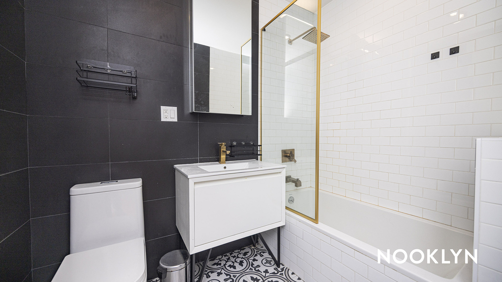 255 McKibbin St  - Photo 13