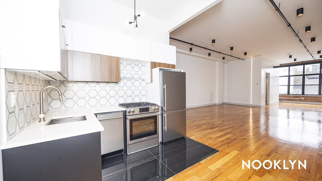 255 McKibbin St  - Photo 6