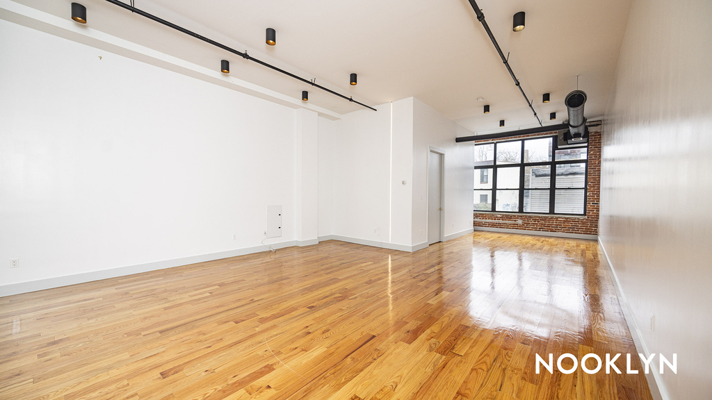 255 McKibbin St  - Photo 9
