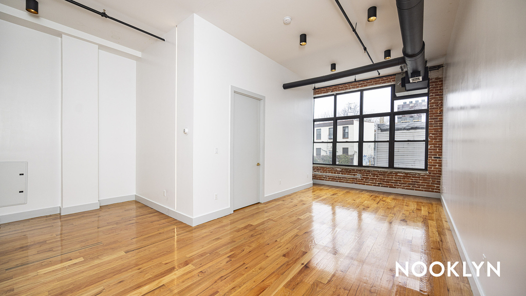 255 McKibbin St  - Photo 0