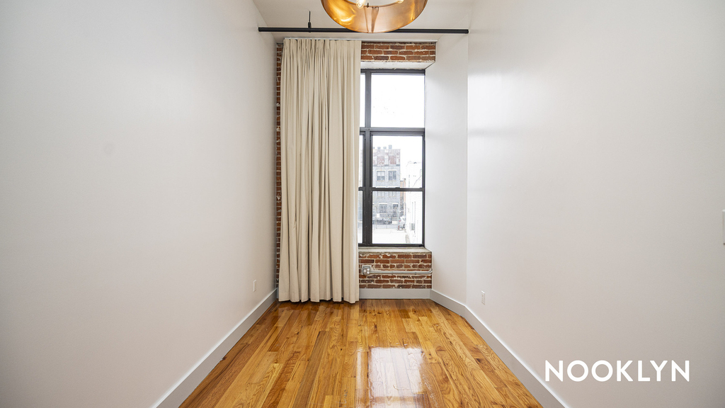 255 McKibbin St  - Photo 7