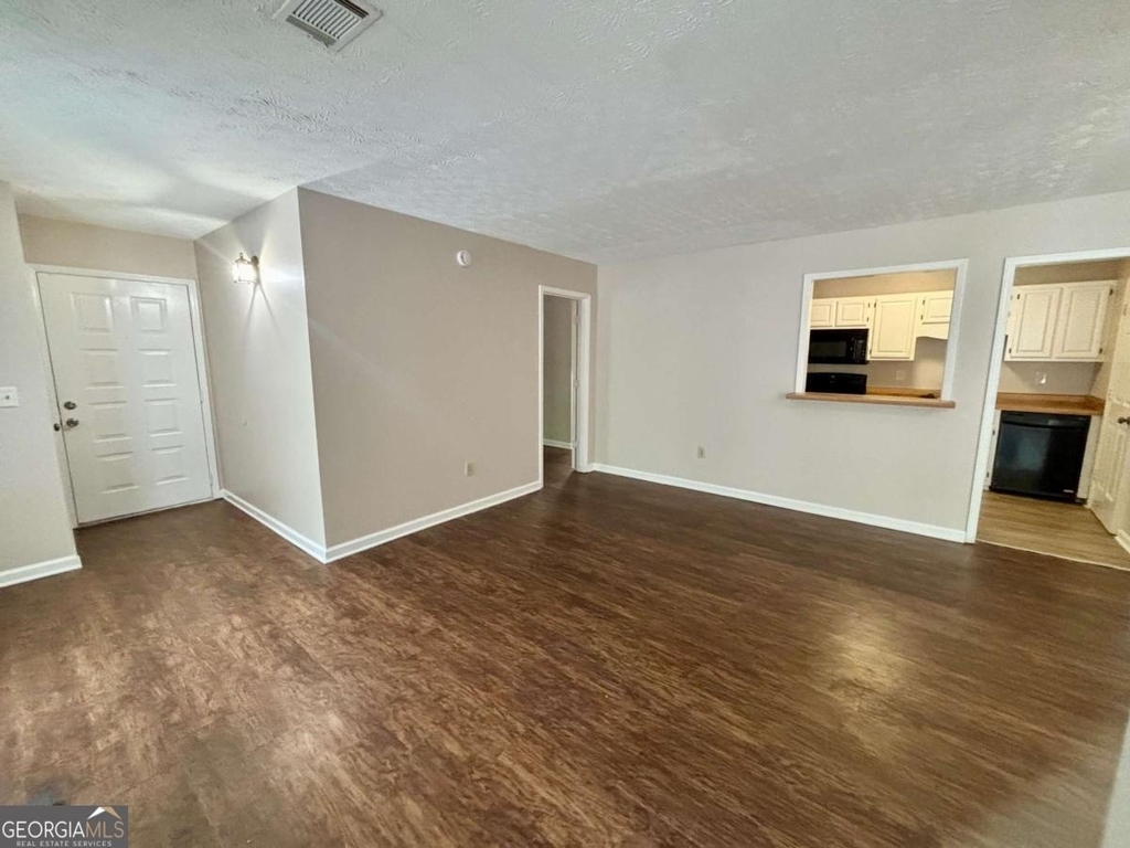3841 Woodridge Way - Photo 4