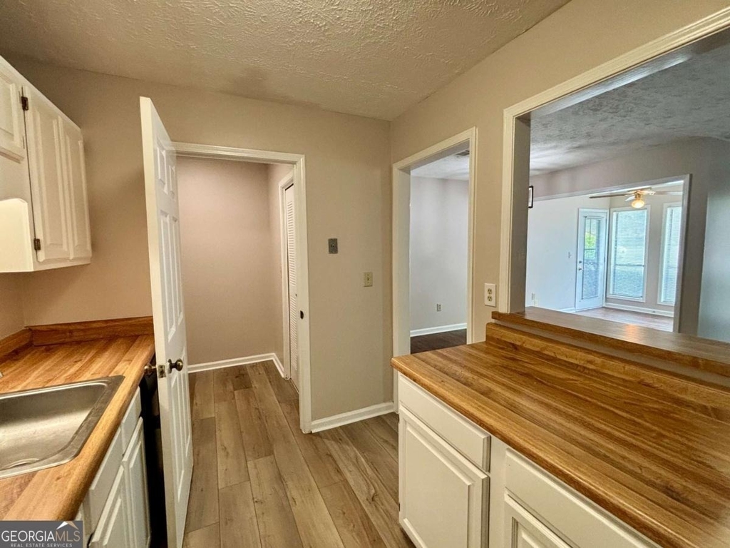 3841 Woodridge Way - Photo 7
