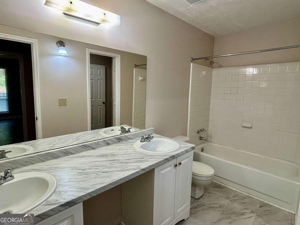 3841 Woodridge Way - Photo 14