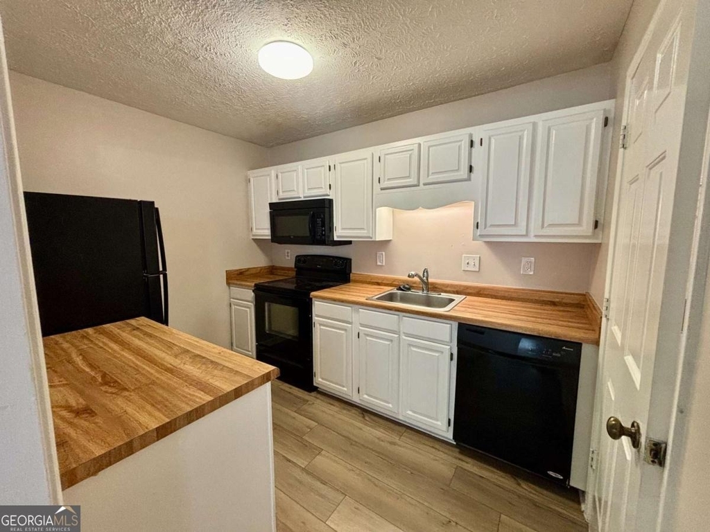 3841 Woodridge Way - Photo 6
