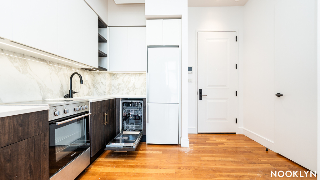 321 Wythe Ave - Photo 3