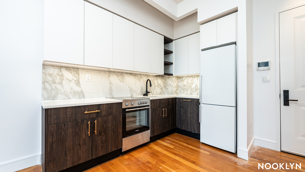 321 Wythe Ave - Photo 2