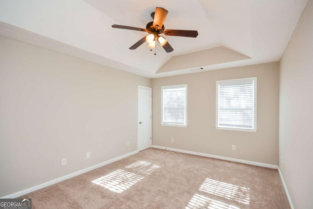 300 Claremont Drive - Photo 9