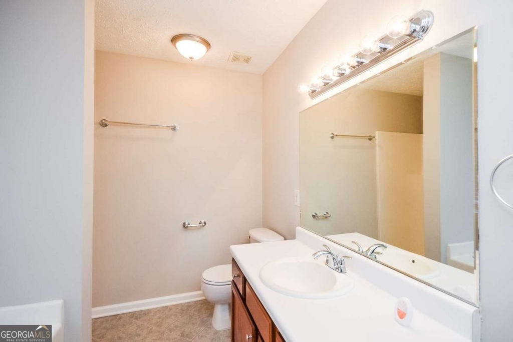 300 Claremont Drive - Photo 8