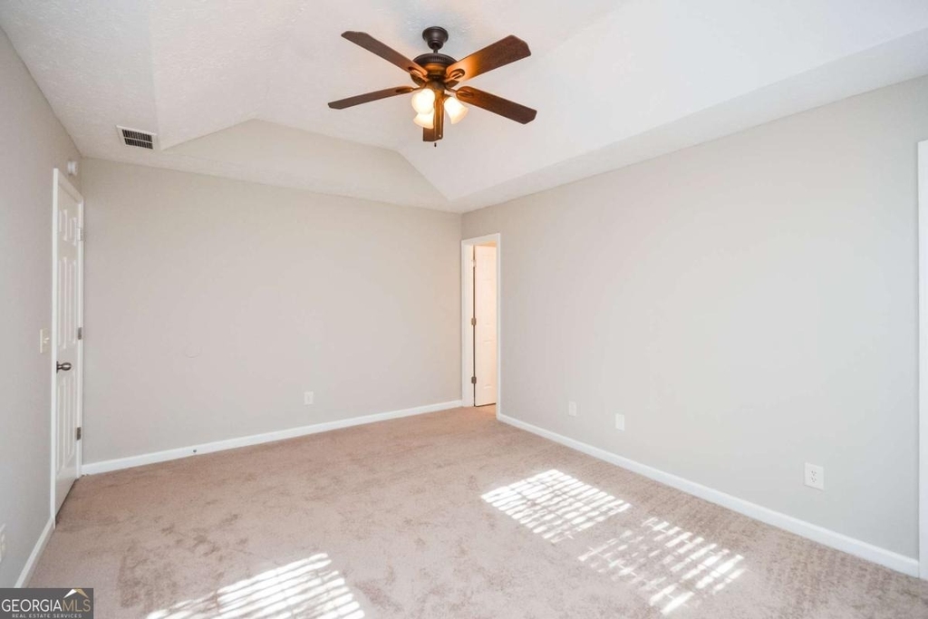 300 Claremont Drive - Photo 11