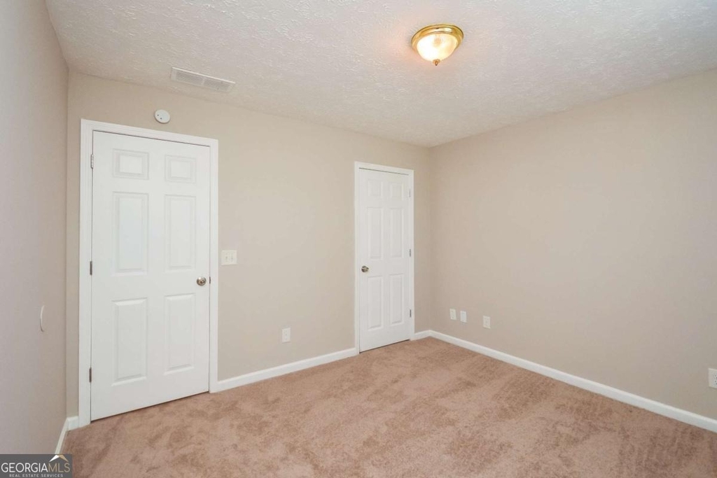 300 Claremont Drive - Photo 6