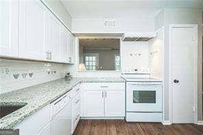 3091 Colonial Way - Photo 4