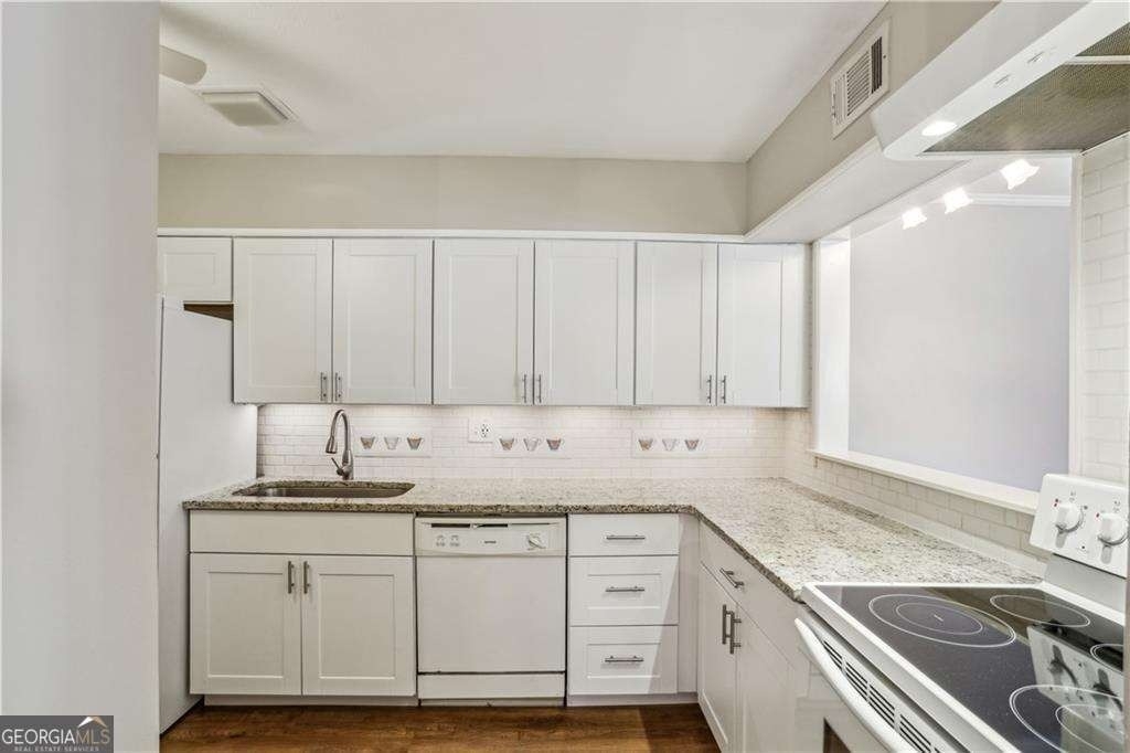 3091 Colonial Way - Photo 5