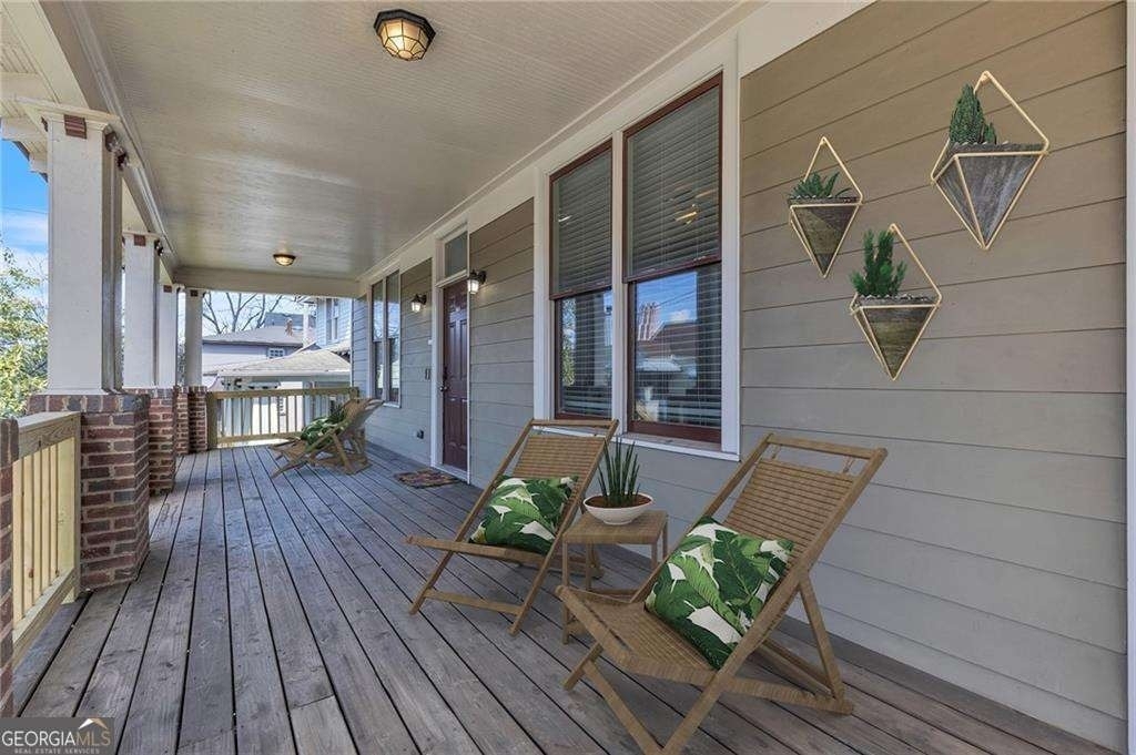 94 Lucy Street Se - Photo 1