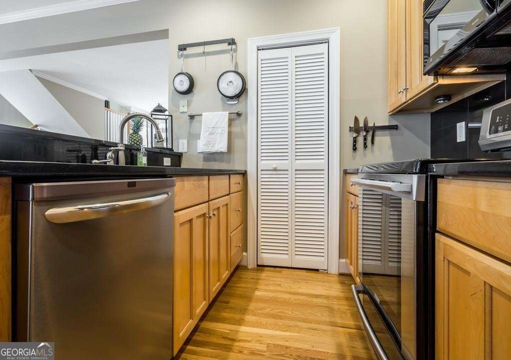 691 Bonaventure Avenue Ne - Photo 9