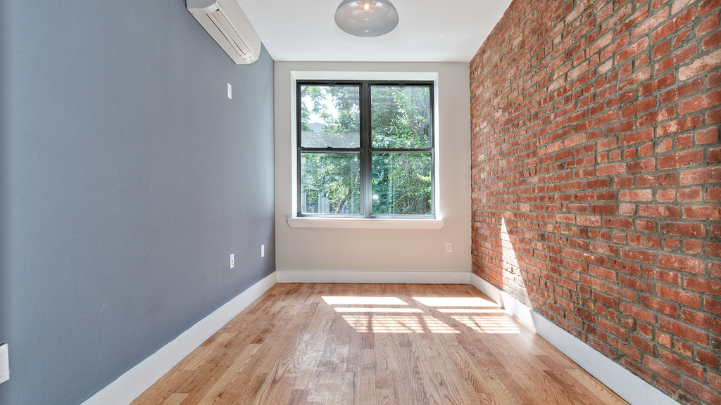 230 Schaefer St  - Photo 2