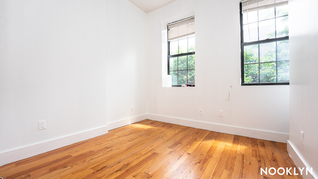 325 Franklin Ave - Photo 7