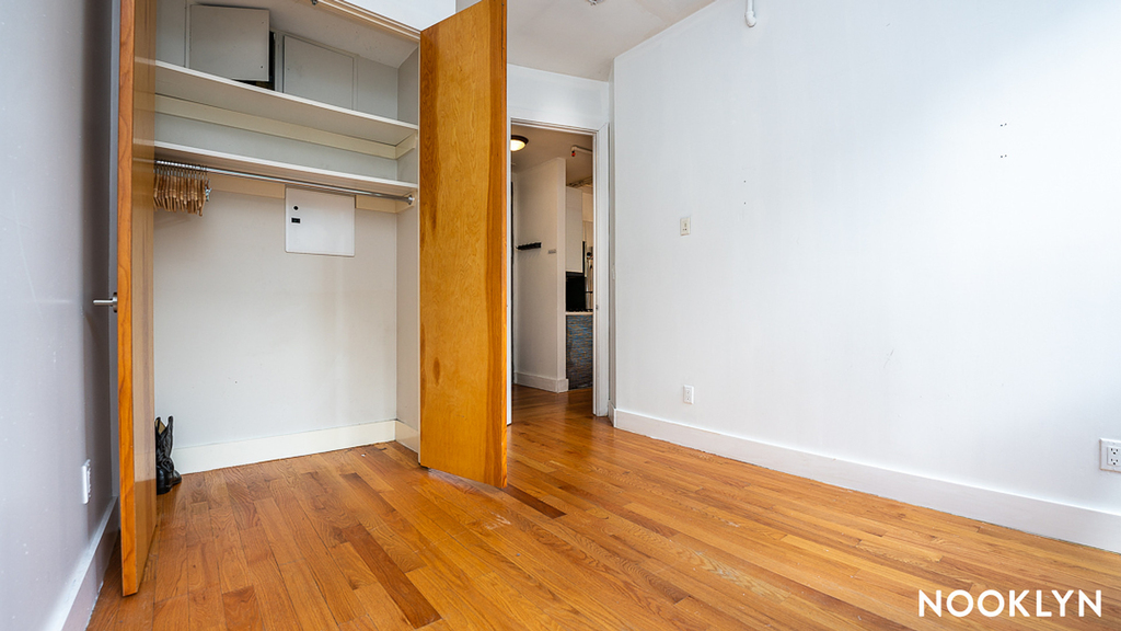 325 Franklin Ave - Photo 14
