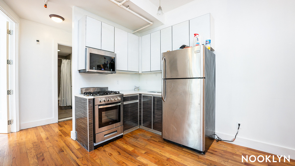 325 Franklin Ave - Photo 6