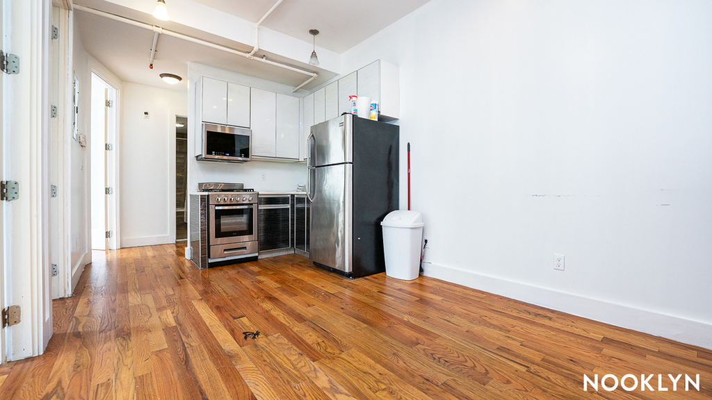 325 Franklin Ave - Photo 11