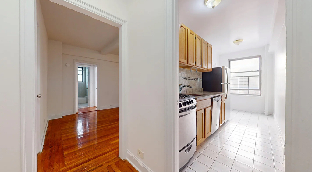 East 38th Street - Photo 10