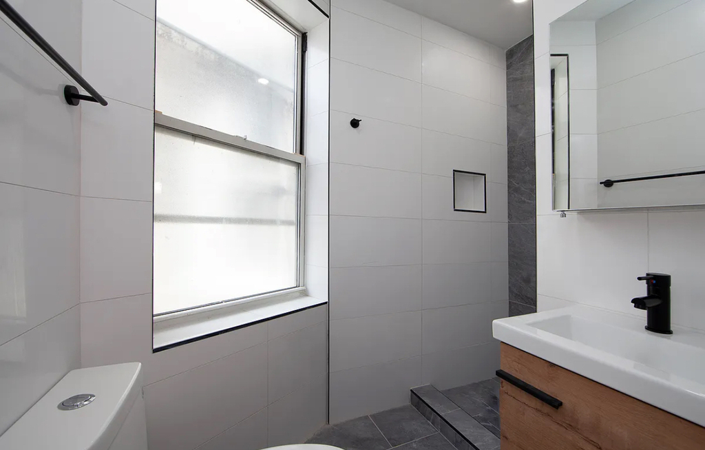 East 38th Street - Photo 5
